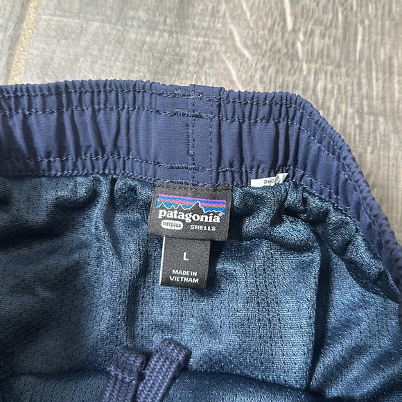 Patagonia boys baggies size large - Picture 2 of 2